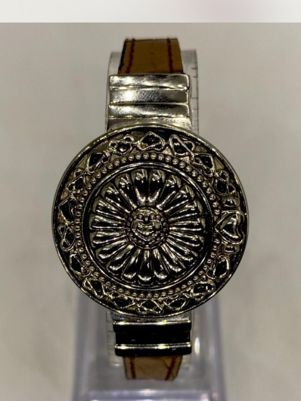 Luxury *** Southwestern Ladies Concho Watch *^*
Silverwear ^^^ Equestrian ^^^